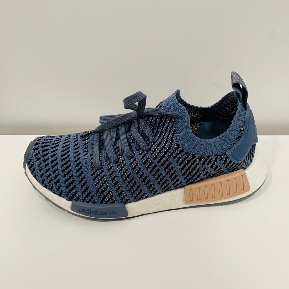 NMD_R1 STLT PRIMEKNIT SHOES